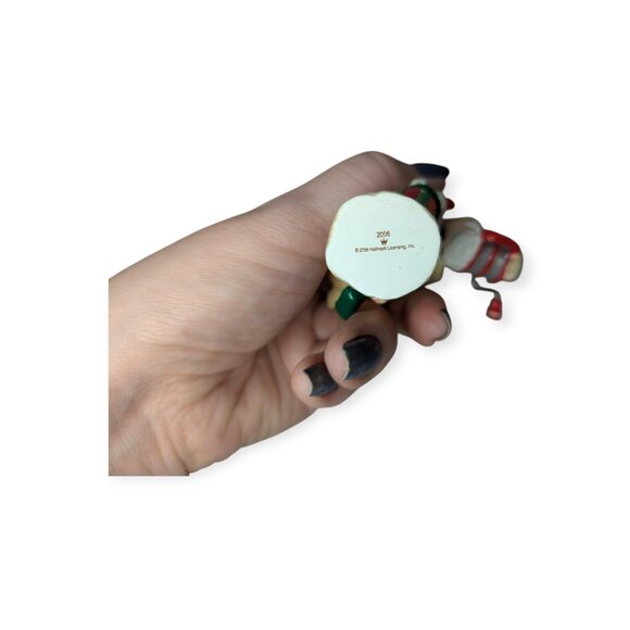 Hallmark Keepsake 2006 Dusty & Smidgen The Merry Bakers Christmas Ornament - Picture 10 of 11